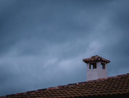 Komin stalowy dwuścienny do kominka: Innowacja, która przekształca Twój dom